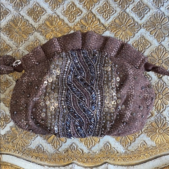 Ladies clutch and cosmetic bag duo - Picture 7 of 16